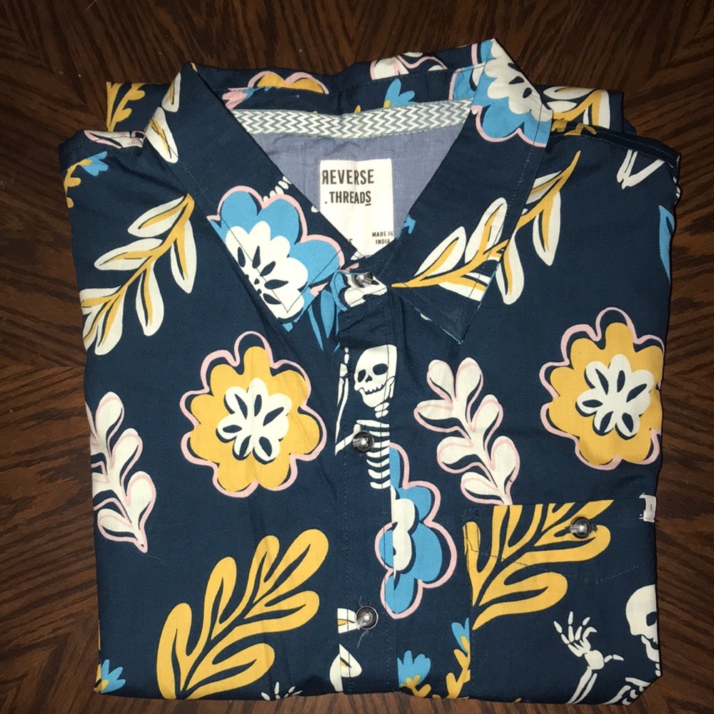 Mens Skull/Tropical Button Up Shirt